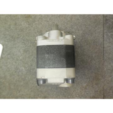 NEW KYB HYDRAULIC PUMP # 8801198 3A0913 FORKLIFT