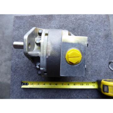 NEW SAUER DANFOSS HYDRAULIC GEAR PUMP 41299