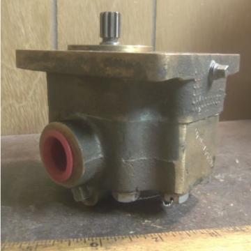 Bronze Hydraulic Pump with Splined Shaft - P/N: 06254701001 (NOS)