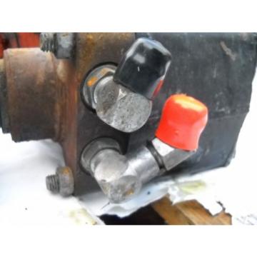 TRW 220 MAB 06003 HYDRAULIC MOTOR WITH 5 LUG HUB in weldable housing A1 220 85