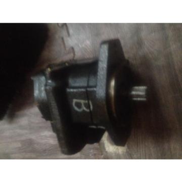 PARKER HYDRAULIC GEAR PUMP 337-9202-012