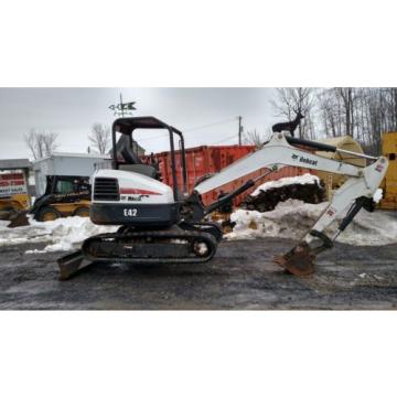 2010 BOBCAT E42  EXCAVATOR 42 HP Kubota diesel dozer backhoe zero turn