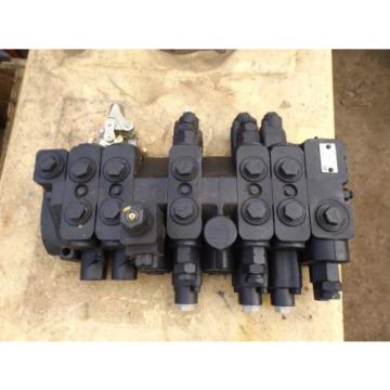 JCB 540-170 5 Spool Valve Block P/N 332/E7389