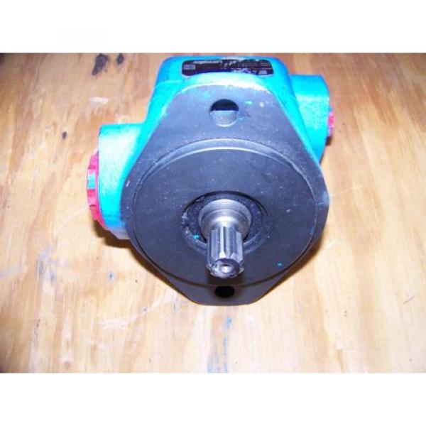 Vickers V10 Vane Pump New Original ! #2 image