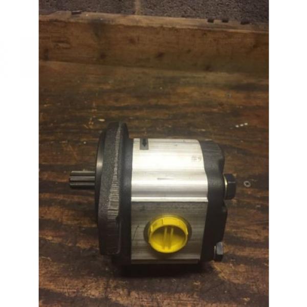 Parker Hydraulic Pump  3329111427 #1 image