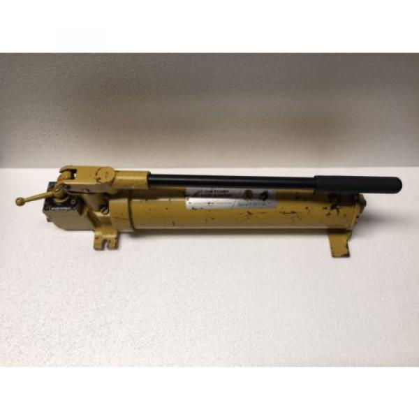 Enerpac P84 Hydraulic Hand Pump With 4-Way Valve 700 Bar/10,000 PSI #2 image