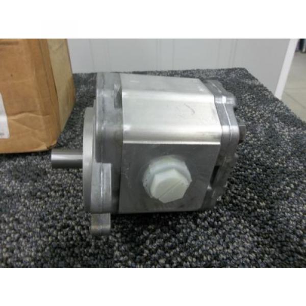 SAUER SUNDSTRAND HYDRAULIC PUMP 1437-OOP SNP2-11-D-CI-06 1&#034; SHAFT KEYED NEW #4 image