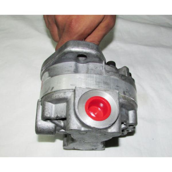 Parker H39AA1A Hydraulic Gear Pump, Inlet Diameter: .97&#034;, Outlet Diameter: .77&#034; #3 image