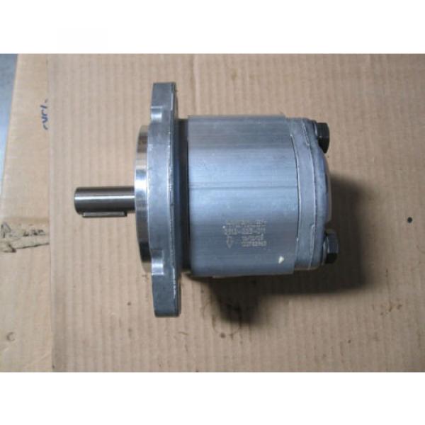 NEW HYDROLEC HYDRAULIC PUMP # 0510-225-001 #1 image