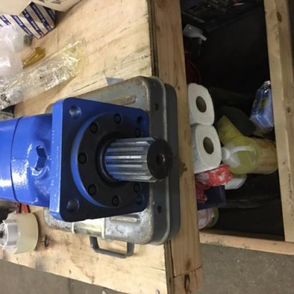 LARGE  HYDRAULIC PUMP MOTOR MD10020F0 1A #2 image