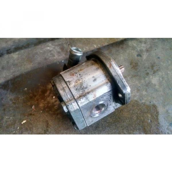 JS J.S. John S Haldex Barnes 114257 2296 9T 5/8 Shaft Hydraulic Gear Pump #2 image