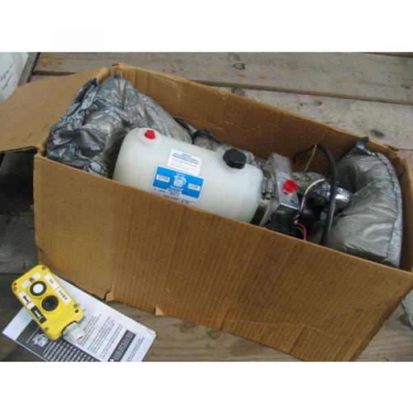 NIB 12V MONARCH DYNA-JACK 4-Way Hydraulic Pump Mdl.#M-3551-0211 with Pendant #1 image