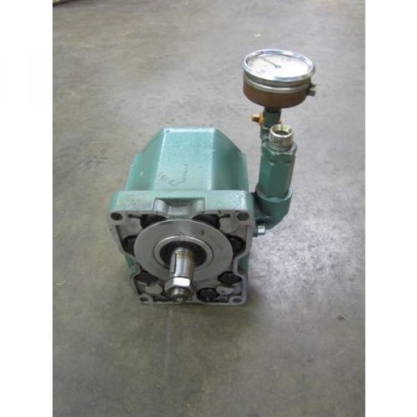 SUNSTRAND TUROLLA TA26.5D HYDRAULIC PUMP 1&#034; FLANGE IN/OUT .765&#034; SHAFT DIA #2 image