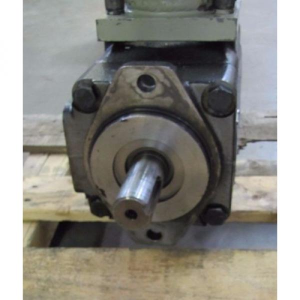 DENISON T6ED0660451R01B500 1 1/2&#034; SHAFT 4&#034; APPROX I.D 4 BOLT PORT HYDRAULIC PUMP #3 image