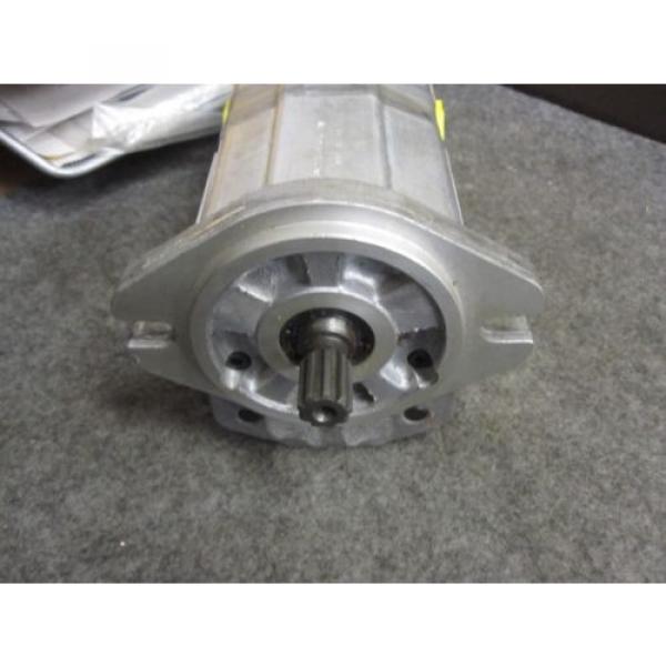 NEW SAUER SUNSTRAND TANDEM GEAR PUMP # SNP2/14DSC46/8M # SNP2/14FR03E/8M #2 image