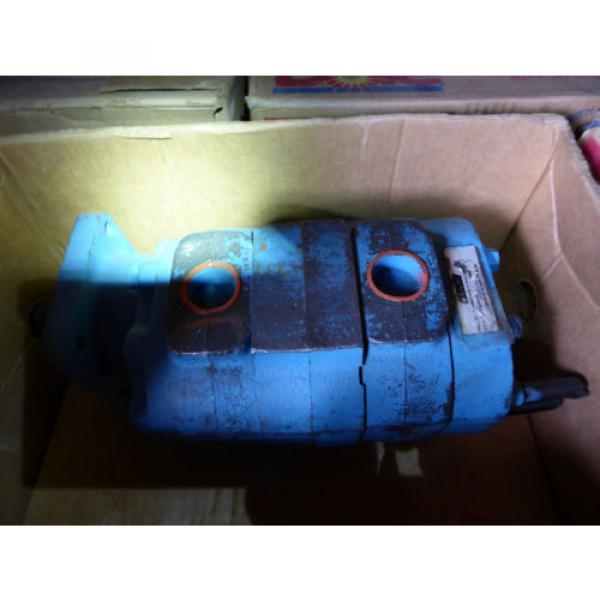 NEW PERMCO HYDRAULIC PUMP # P3700B267AXHS15-6AHS15 #2 image