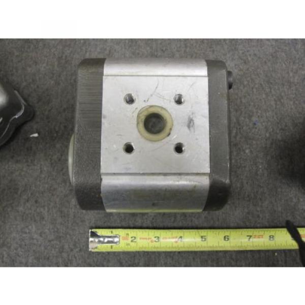 NEW BOSCH GEAR PUMP 1517222318 # 1 517 222 318 #2 image