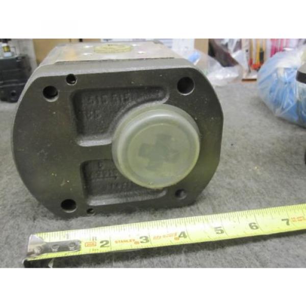 NEW BOSCH GEAR PUMP 1517222318 # 1 517 222 318 #3 image