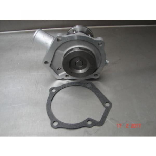 KUBOTA  WATER PUMP  D750  D850  D950  V1100  V1200  15531-73030  tractor  digger #2 image