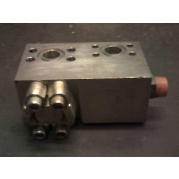 CASE EXCAVATOR SHIN, VALVE BLOCK   B4723304 #1 image