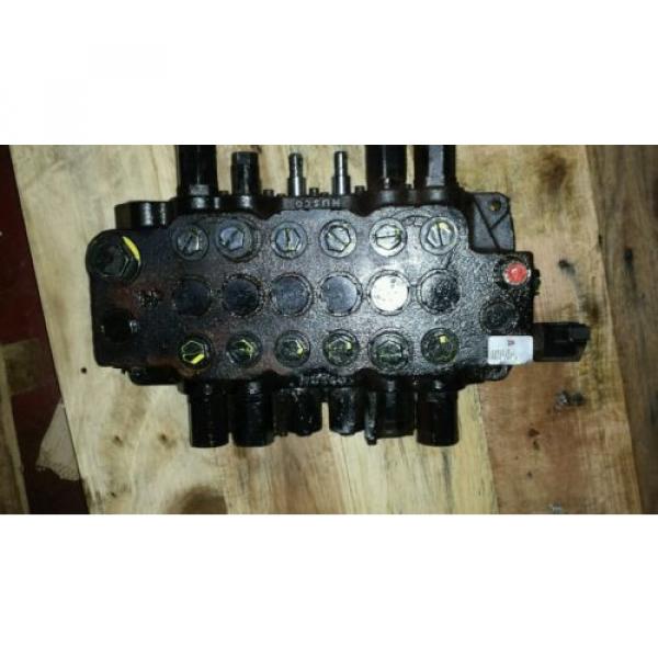 jcb rear valve block 3cx 25/222930 #1 image